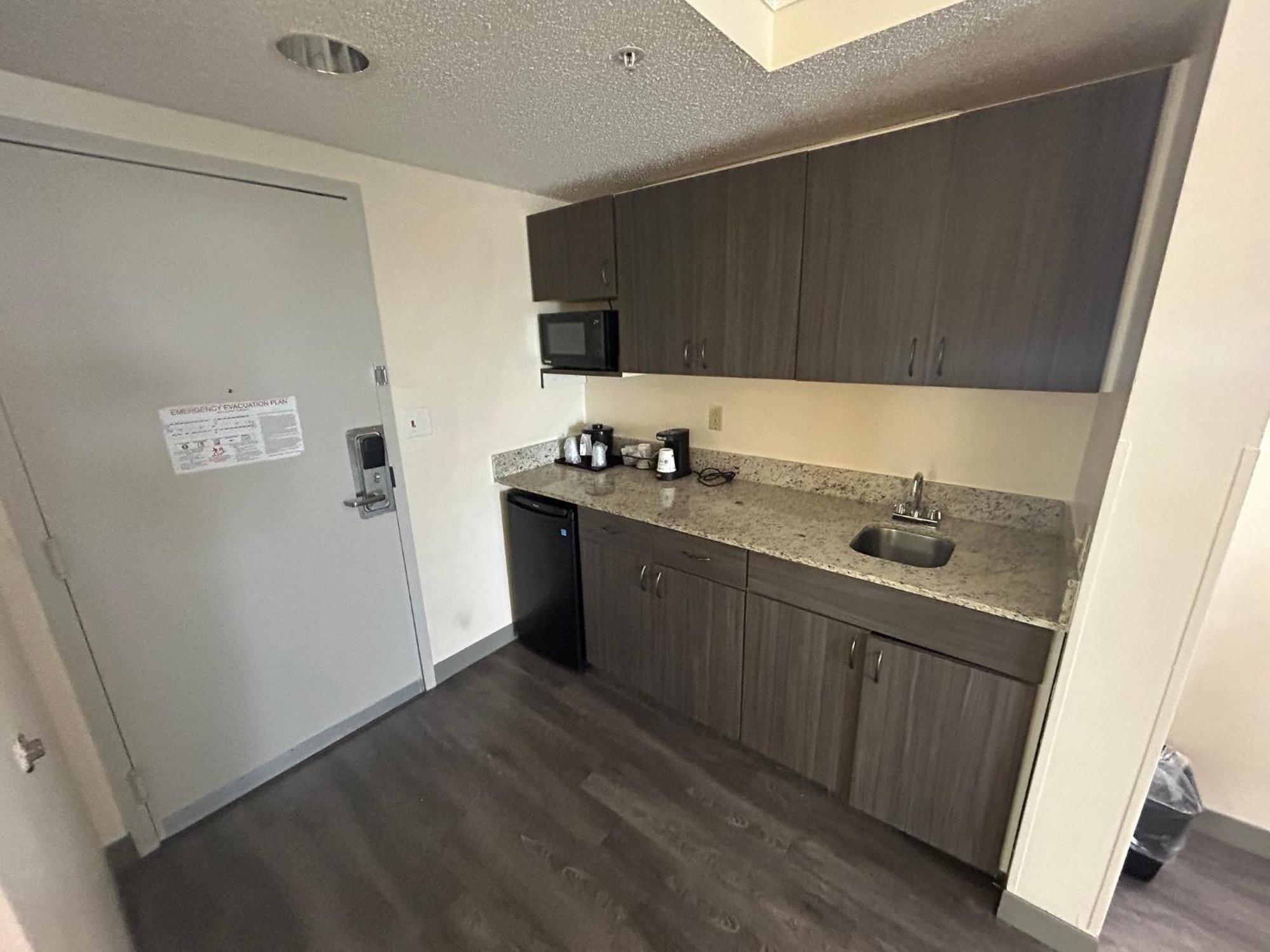 Airport Inn Fort Myers Bagian luar foto