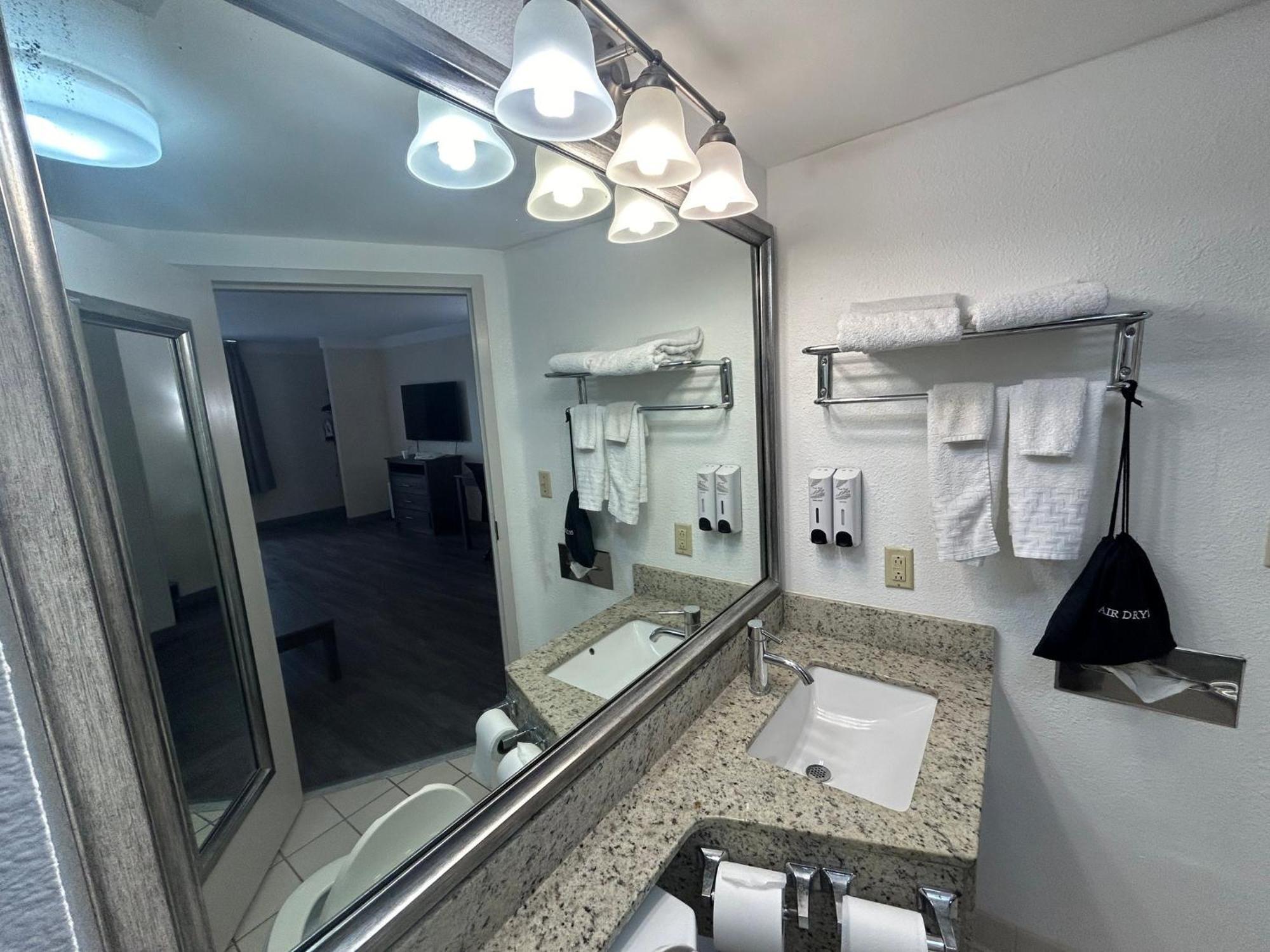 Airport Inn Fort Myers Bagian luar foto